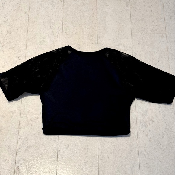 NWOT GA Performance Mesh top - Picture 2 of 3